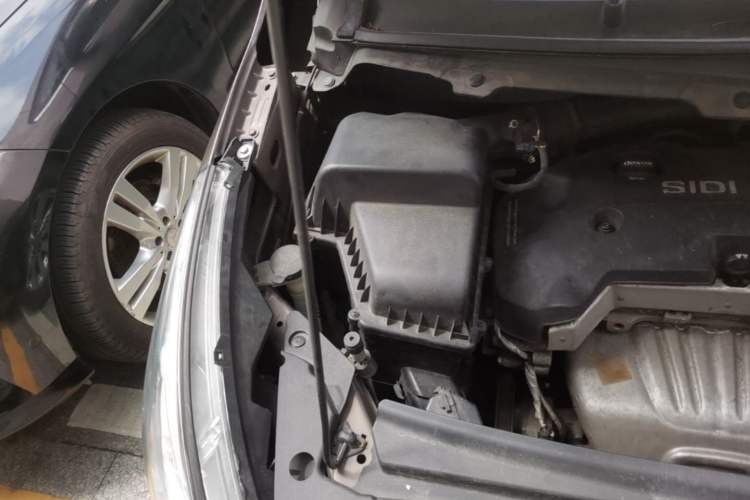 Used Buick GL8 2017 25S Luxury Version China V Standard Engine Bay Right