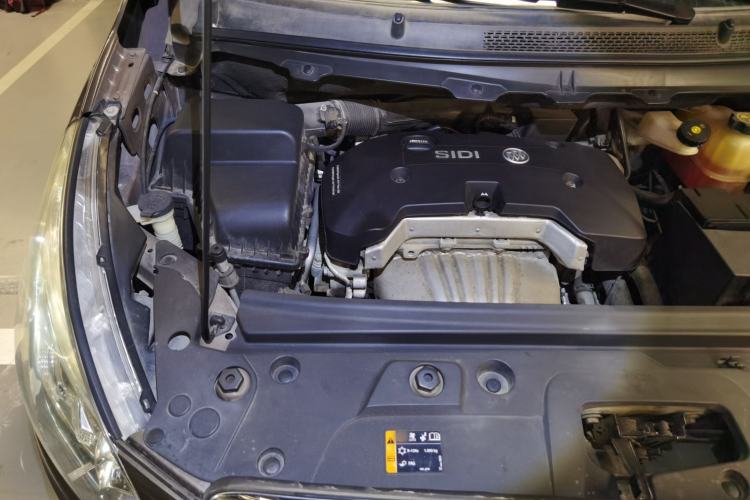 Used Buick GL8 2017 25S Prestige Version China V Standard Engine Bay Right