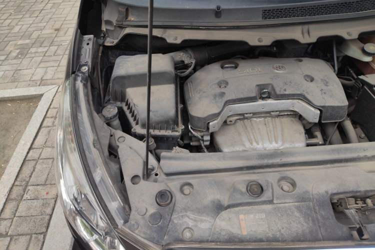 Used Buick GL8 2017 25S Luxury Version China V Standard Engine Bay Right