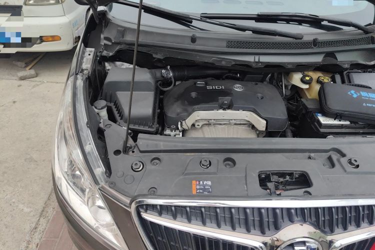 Used Buick GL8 2017 25S Luxury Version China V Standard Engine Bay Right
