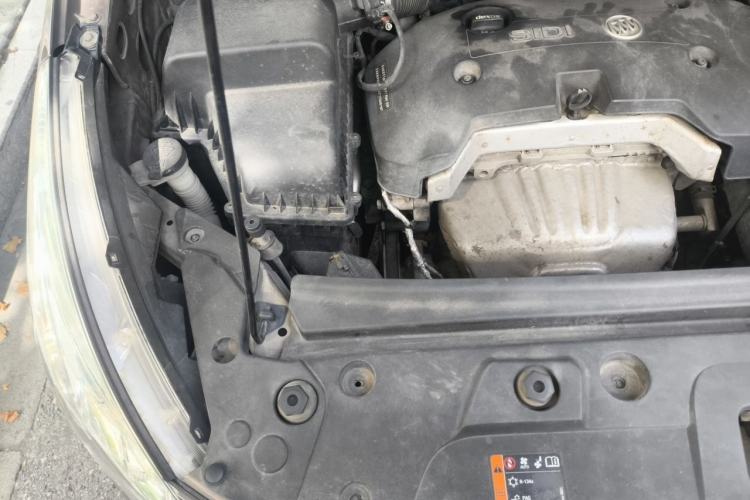 Used Buick GL8 2017 25S Luxury Version China V Standard Engine Bay Right