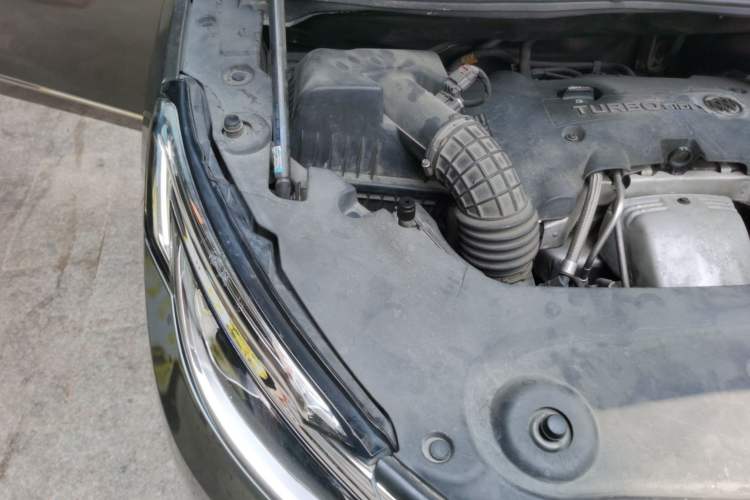 Used Buick GL8 2017 ES 28T Comfort Model China V Standard Engine Bay Right