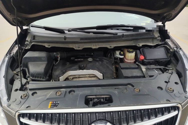 Used Buick GL8 2017 25S Luxury Version China V Standard Engine Bay