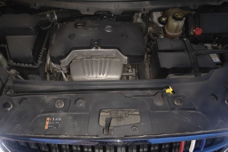 Used Buick GL8 2017 25S Luxury Version China V Standard Engine Bay