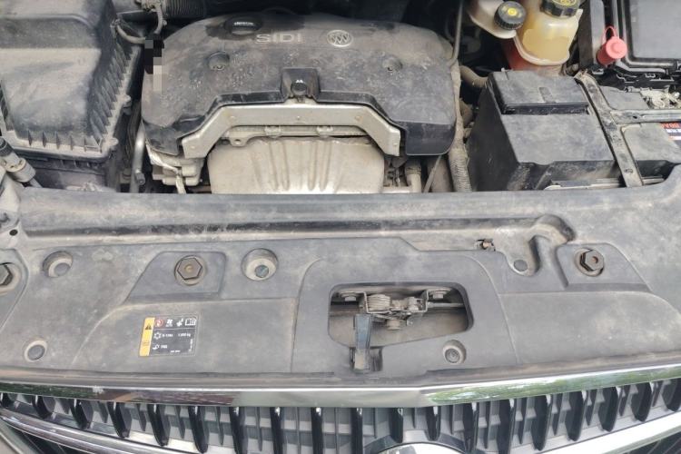 Used Buick GL8 2017 25S Luxury Version China V Standard Engine Bay