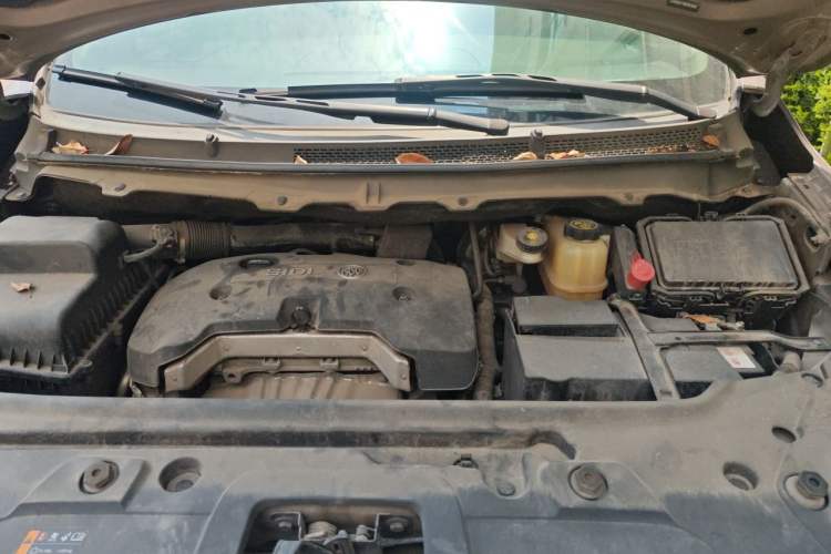 Used Buick GL8 2017 25S Luxury Version China V Standard Engine Bay