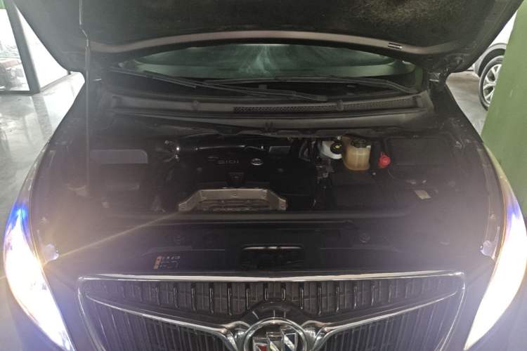 Used Buick GL8 2017 25S Comfort Version China V Standard Engine Bay