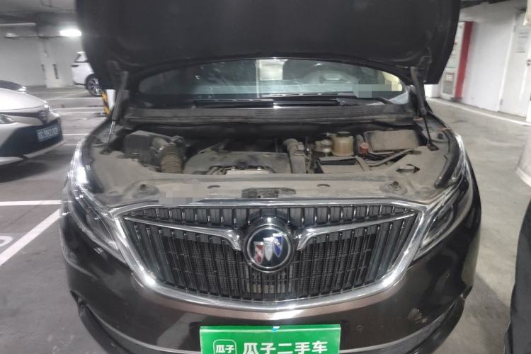 Used Buick GL8 2017 ES 28T Flagship Model China V Standard Engine Bay