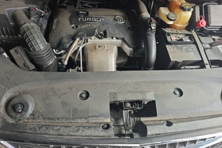 Used Buick GL8 2017 ES 28T Comfort Model China V Standard Engine Bay