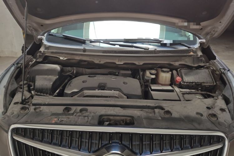 Used Buick GL8 2017 25S Prestige Version China V Standard Engine Bay