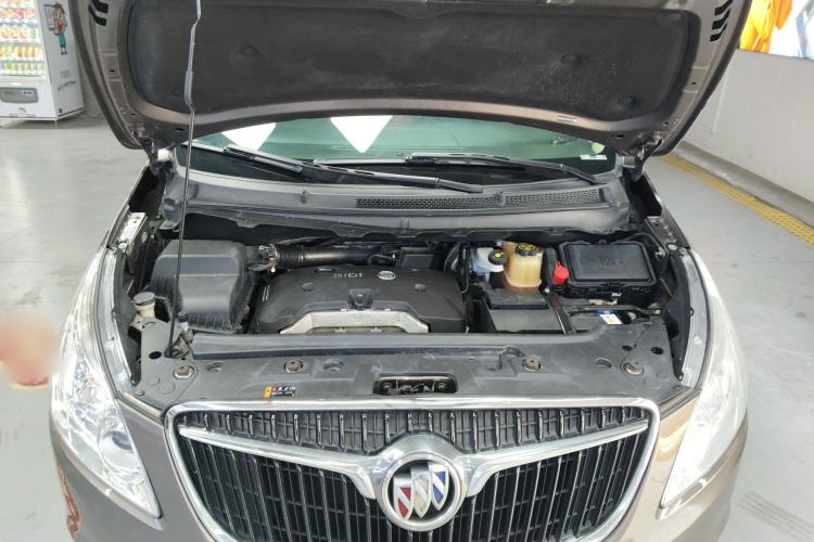 Used Buick GL8 2017 25S Luxury Version China V Standard Engine Bay
