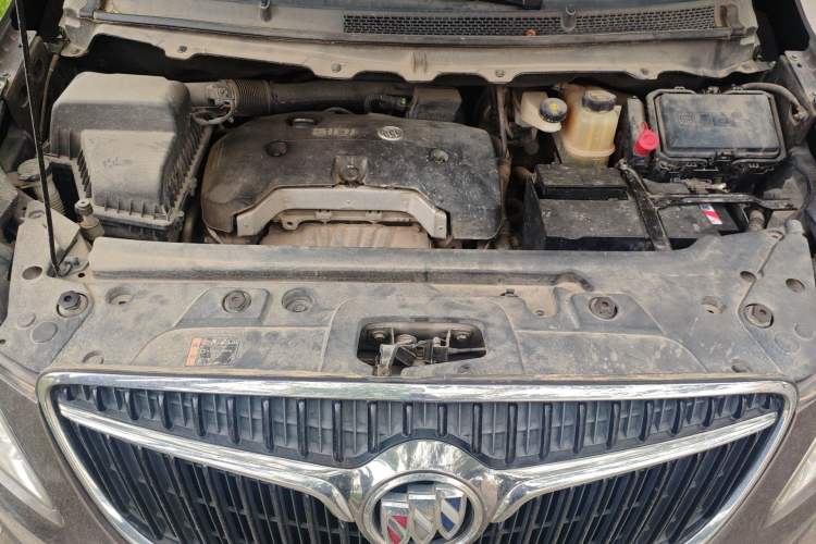 Used Buick GL8 2017 25S Luxury Version China V Standard Engine Bay