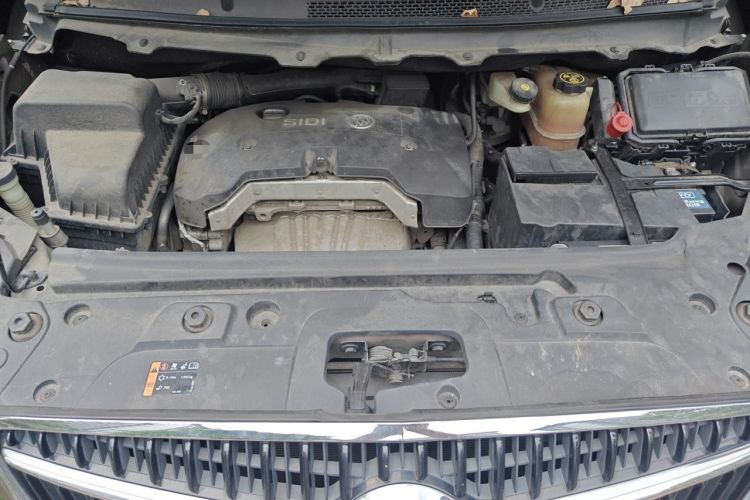 Used Buick GL8 2017 25S Luxury Version China V Standard Engine Bay
