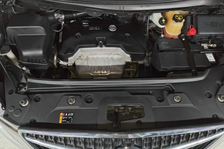 Used Buick GL8 2017 25S Luxury Version China V Standard Engine Bay