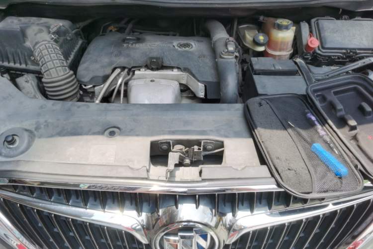 Used Buick GL8 2017 ES 28T Comfort Model China V Standard Engine Bay