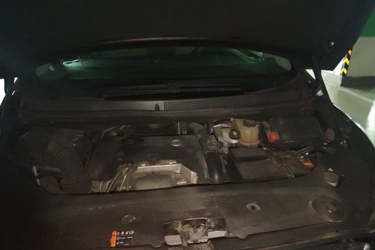 Used Buick GL8 2017 ES 28T Comfort Model China V Standard Engine Bay