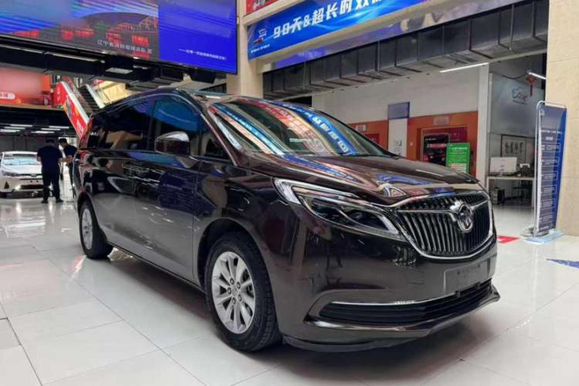 Used Buick GL8 2017 ES 28T Premium Version China V Standard Exterior 2