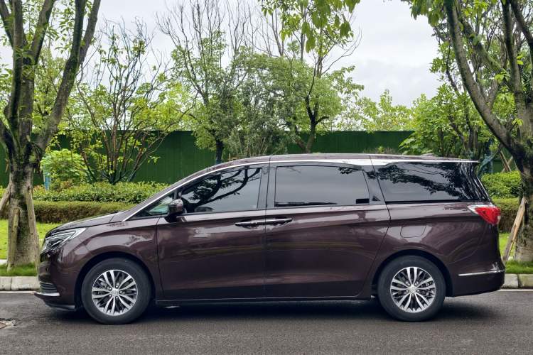 Used Buick GL8 2017 ES 28T Luxury Model China V Standard Exterior 3