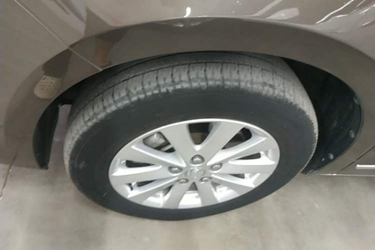 Used Buick GL8 2017 25S Prestige Version China V Standard Exterior 4