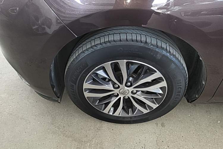 Used Buick GL8 2017 ES 28T Luxury Model China V Standard Exterior 4