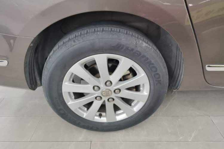 Used Buick GL8 2017 25S Prestige Version China V Standard Exterior 5