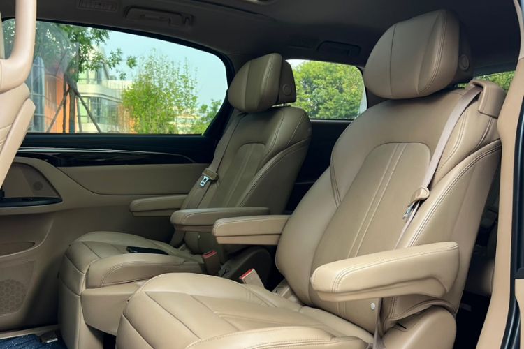 Used Buick GL8 2017 ES 28T Luxury Model China V Standard Exterior 8