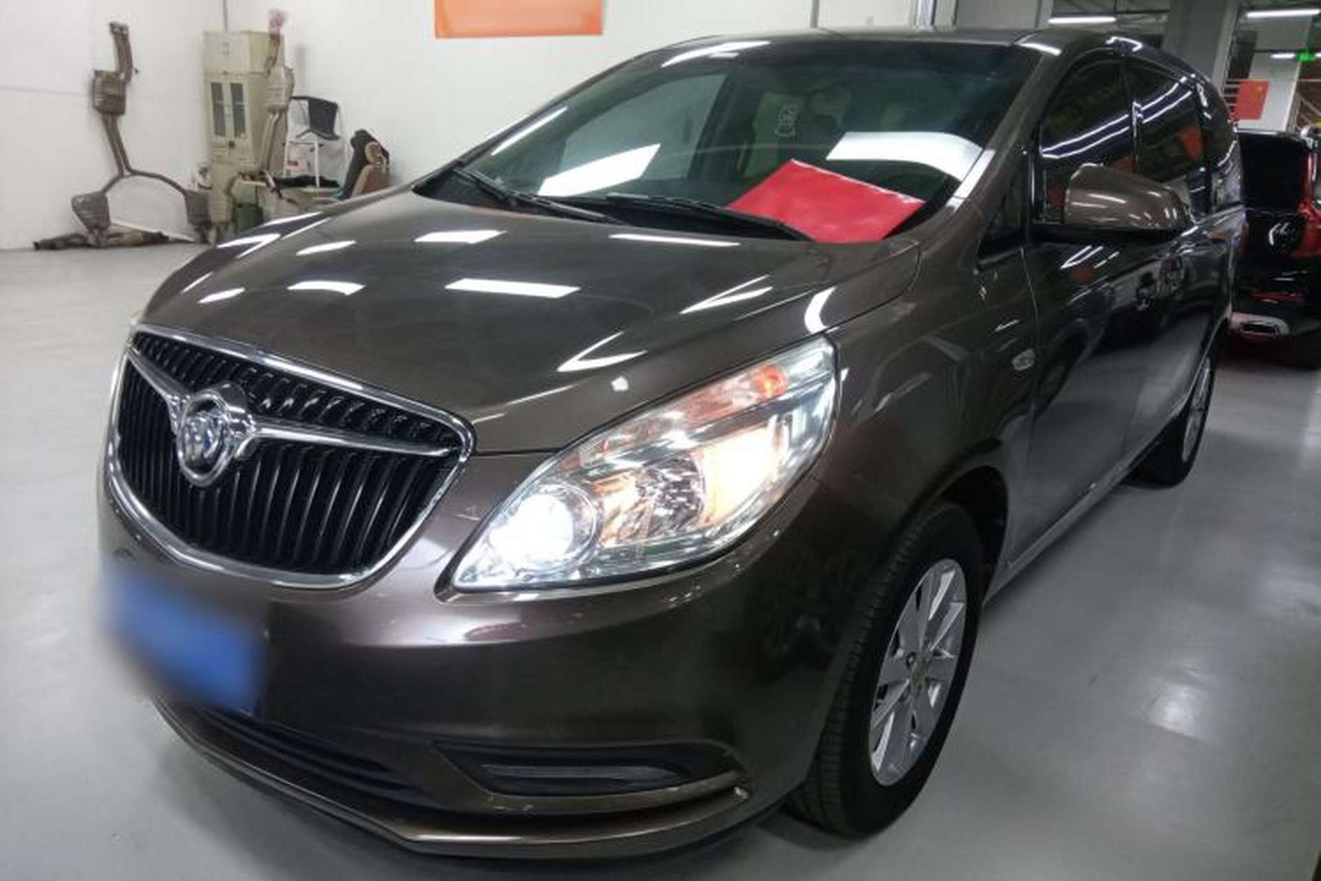 Used Buick GL8 2017 25S Luxury Version China V Standard Front Left 45 Deg