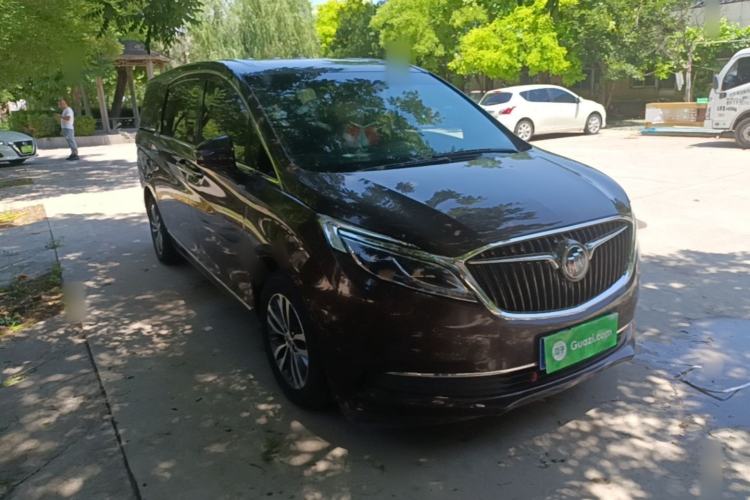 Used Buick GL8 2017 ES 28T Flagship Model China V Standard Front Right 45 Deg