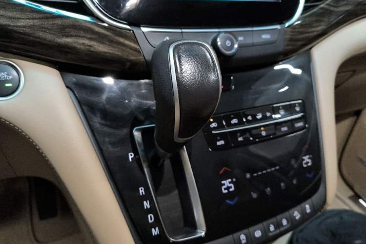 Used Buick GL8 2017 ES 28T Flagship Model China V Standard Gear Lever