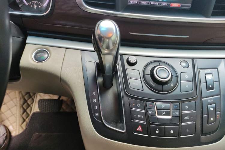 Used Buick GL8 2017 25S Luxury Version China V Standard Gear Lever