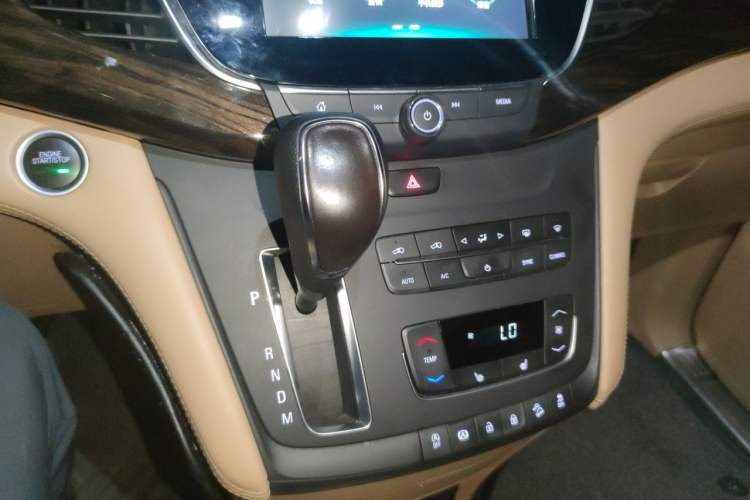 Used Buick GL8 2017 ES 28T Premium Version China V Standard Gear Lever