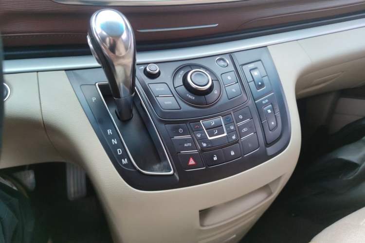 Used Buick GL8 2017 25S Prestige Version China V Standard Gear Lever