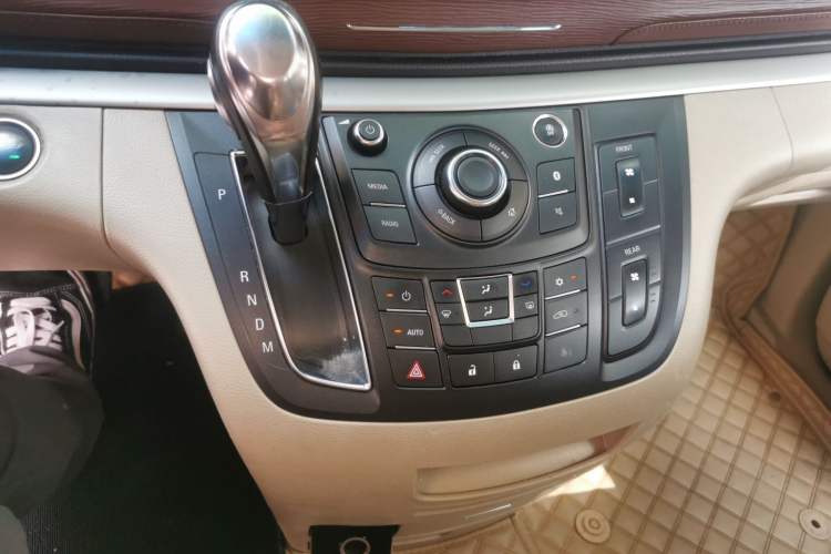 Used Buick GL8 2017 25S Luxury Version China V Standard Gear Lever