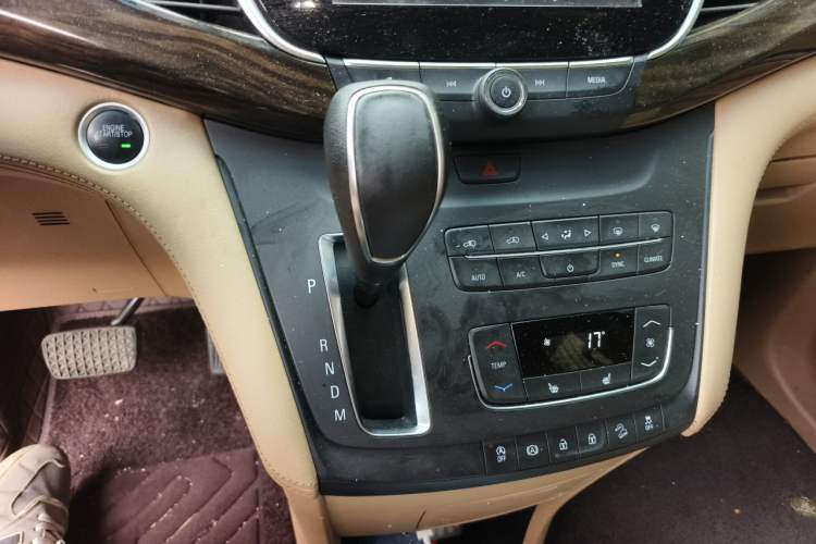 Used Buick GL8 2017 ES 28T Premium Version China V Standard Gear Lever