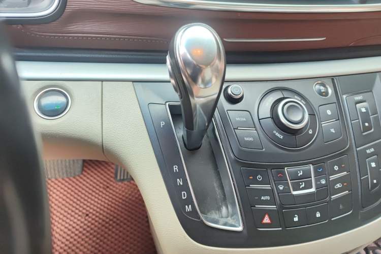 Used Buick GL8 2017 25S Comfort Version China V Standard Gear Lever
