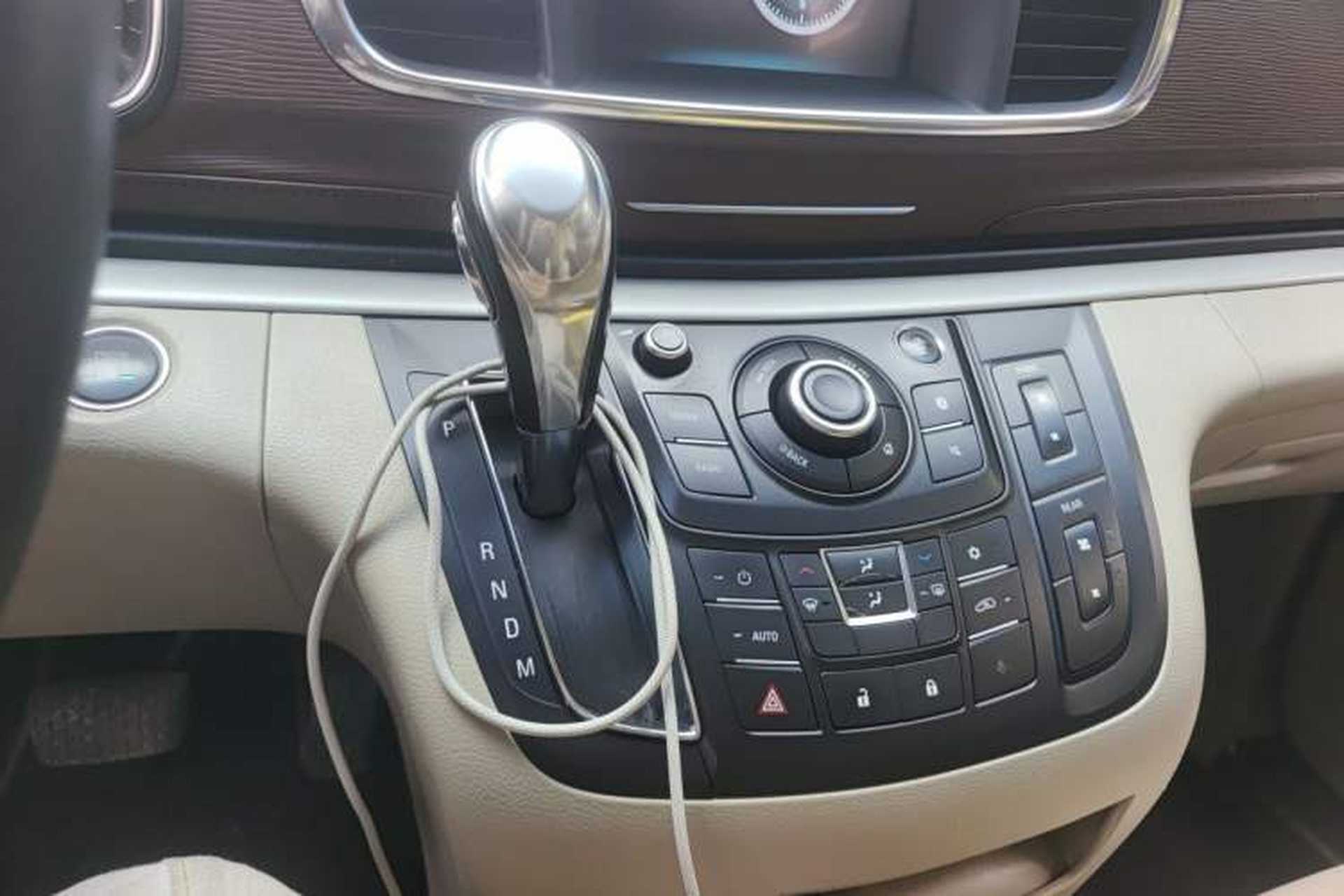Used Buick GL8 2017 25S Comfort Version China V Standard Gear Lever