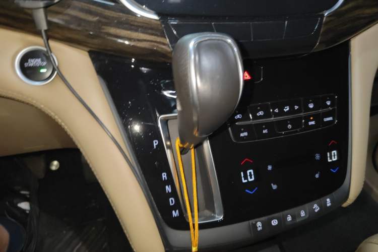 Used Buick GL8 2017 ES 28T Luxury Model China V Standard Gear Lever