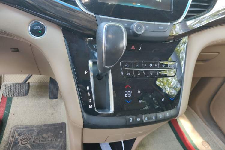 Used Buick GL8 2017 ES 28T Luxury Model China V Standard Gear Lever