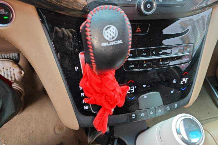 Used Buick GL8 2017 ES 28T Luxury Model China V Standard Gear Lever