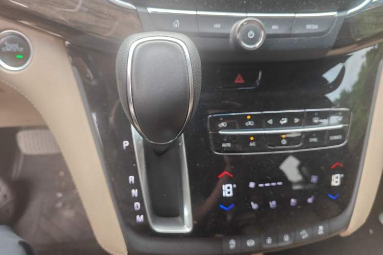 Used Buick GL8 2017 ES 28T Flagship Model China V Standard Gear Lever