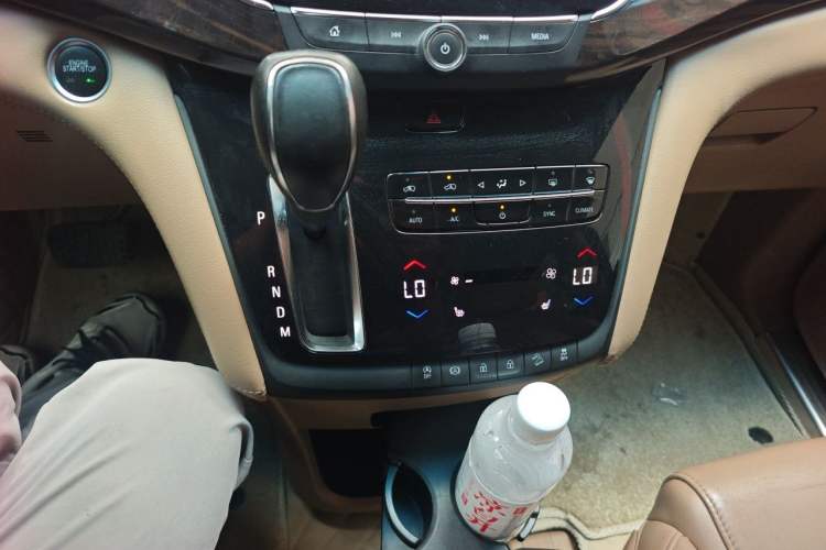 Used Buick GL8 2017 ES 28T Luxury Model China V Standard Gear Lever