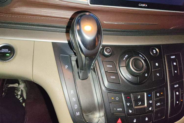 Used Buick GL8 2017 25S Prestige Version China V Standard Gear Lever