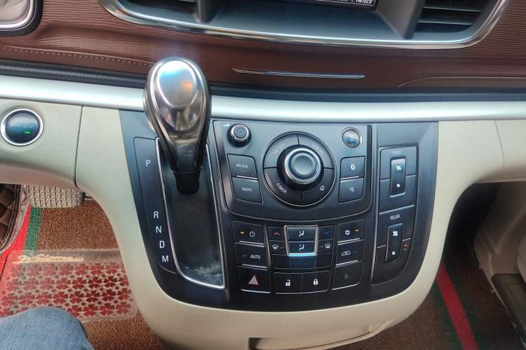 Used Buick GL8 2017 25S Luxury Version China V Standard Gear Lever