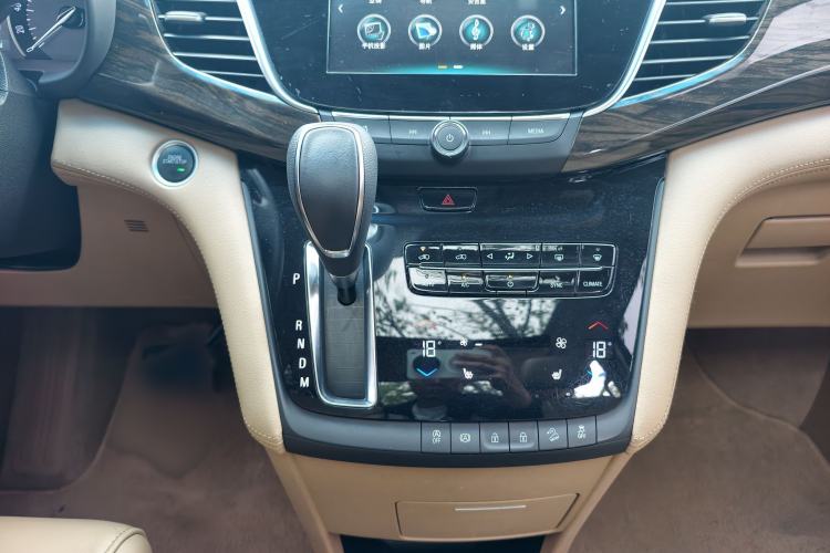 Used Buick GL8 2017 ES 28T Luxury Model China V Standard Gear Lever