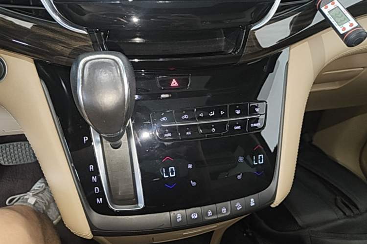 Used Buick GL8 2017 ES 28T Luxury Model China V Standard Gear Lever