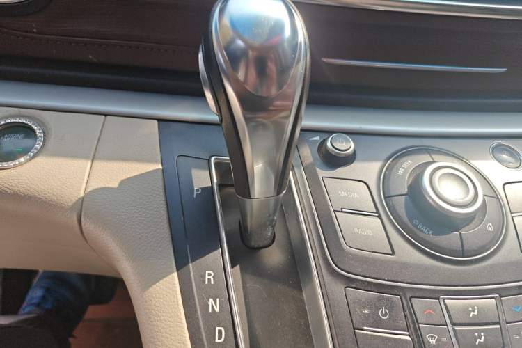 Used Buick GL8 2017 25S Luxury Version China V Standard Gear Lever