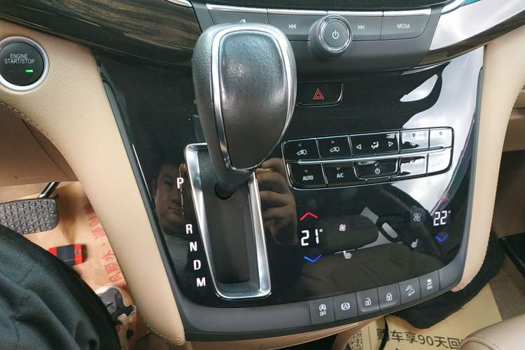 Used Buick GL8 2017 ES 28T Luxury Model China V Standard Gear Lever