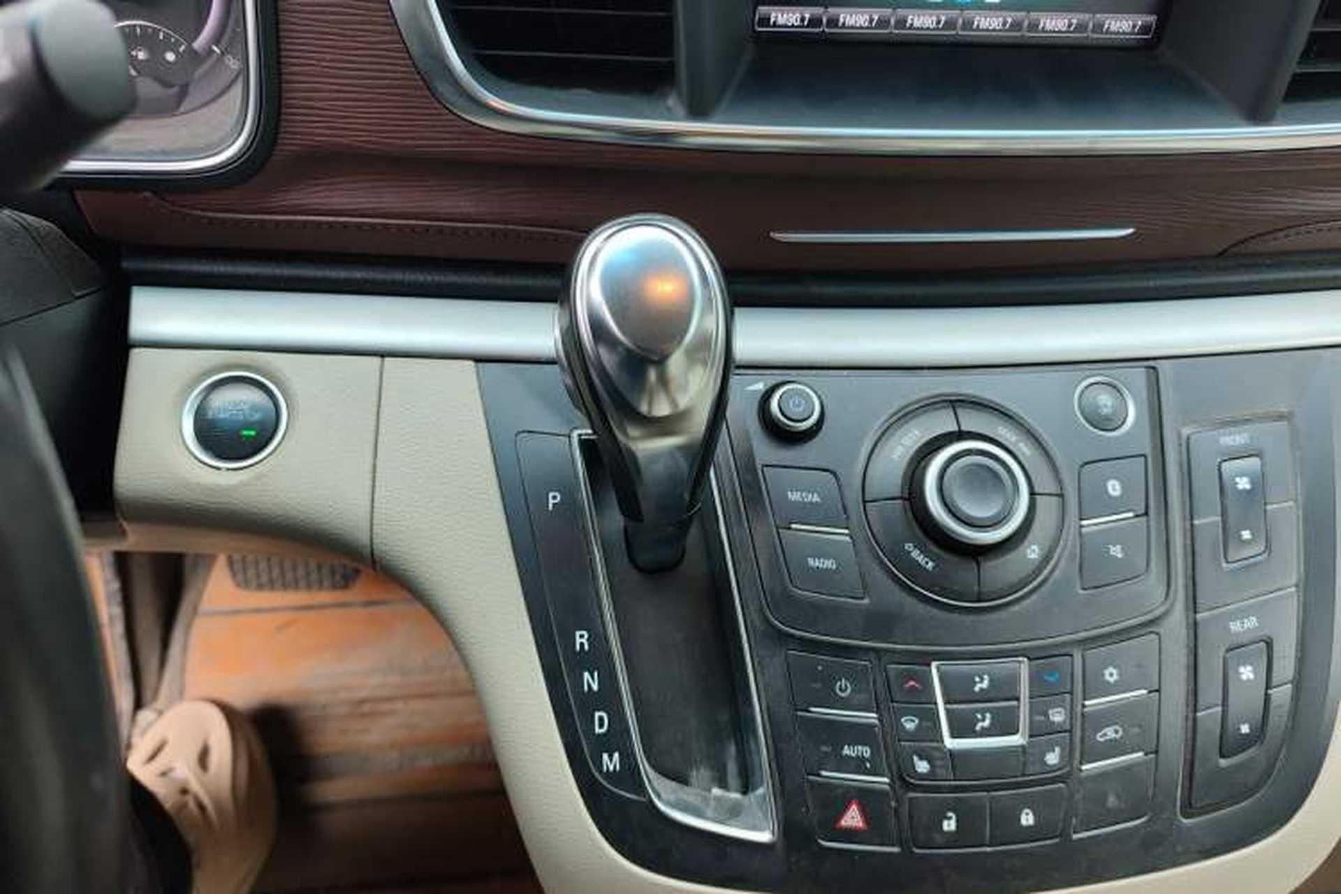 Used Buick GL8 2017 25S Prestige Version China V Standard Gear Lever