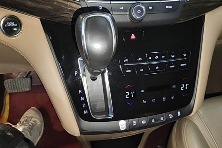 Used Buick GL8 2017 ES 28T Flagship Model China V Standard Gear Lever