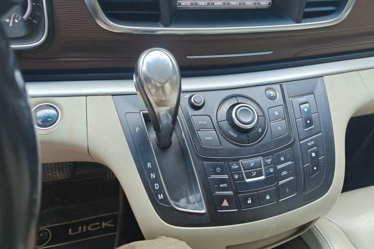 Used Buick GL8 2017 25S Luxury Version China V Standard Gear Lever